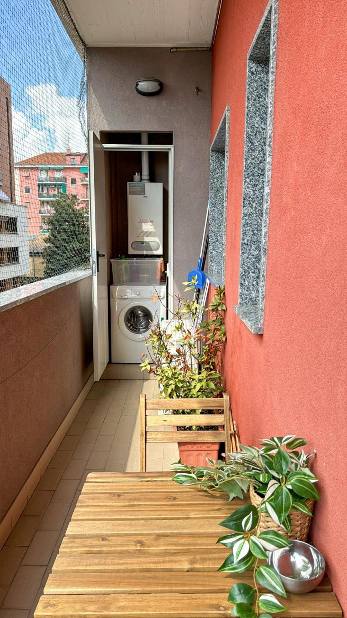 In Town - Niguarda - Metro M3 Sotto Casa - Duomo In 12min Apartment *